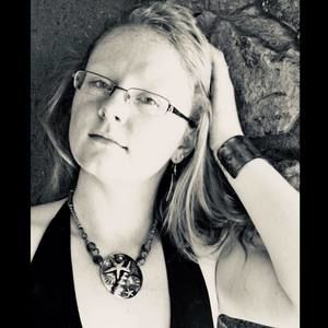 Meet your Posher, Nickie